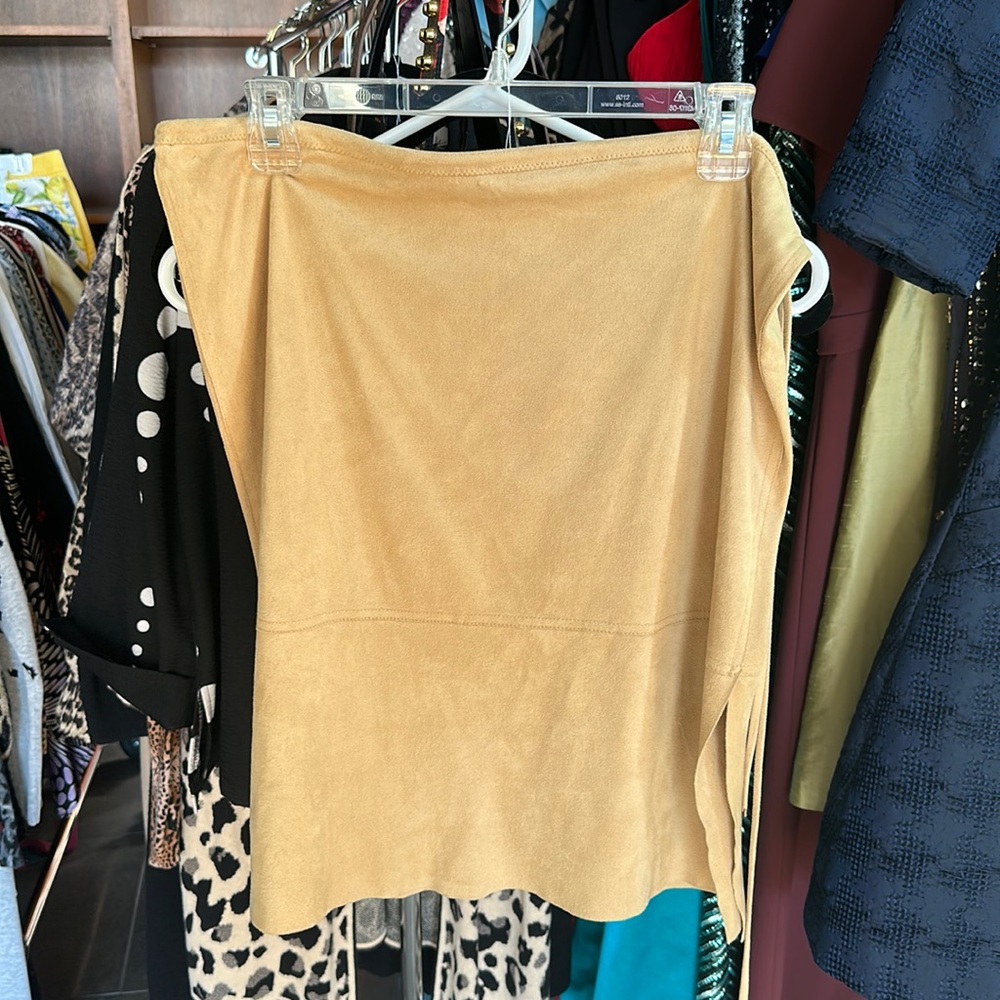 Max Studio Gold Poly/Ultra Suede Skirt